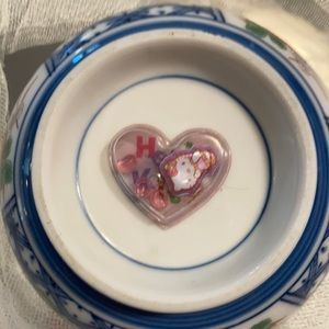 Hello Kitty heart shaped bubble sticker